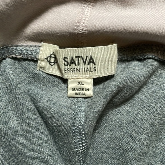 Satva Organic XL Leggings. New. - Picture 3 of 4